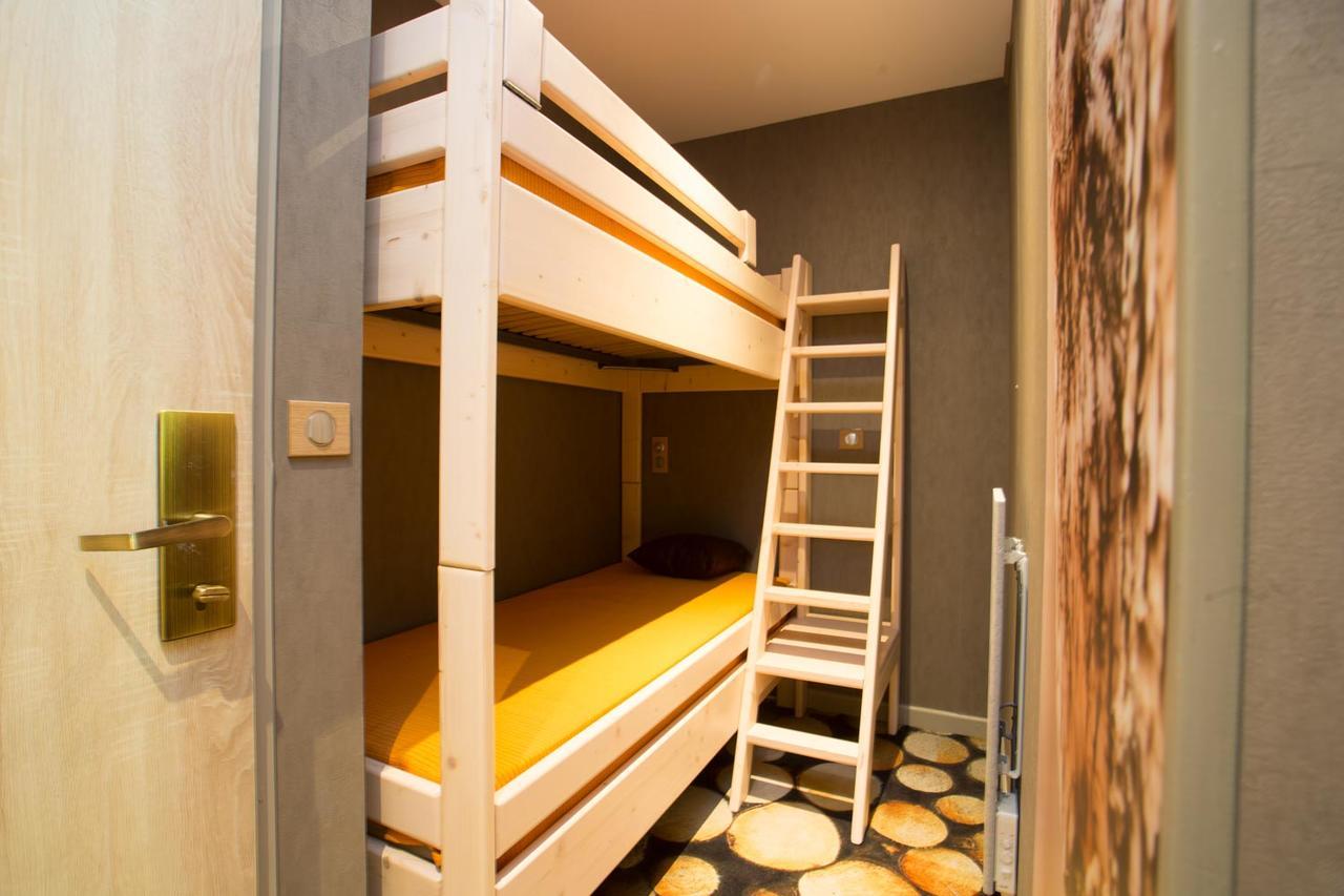 Hotel Des Trois Hiboux Plailly Bagian luar foto